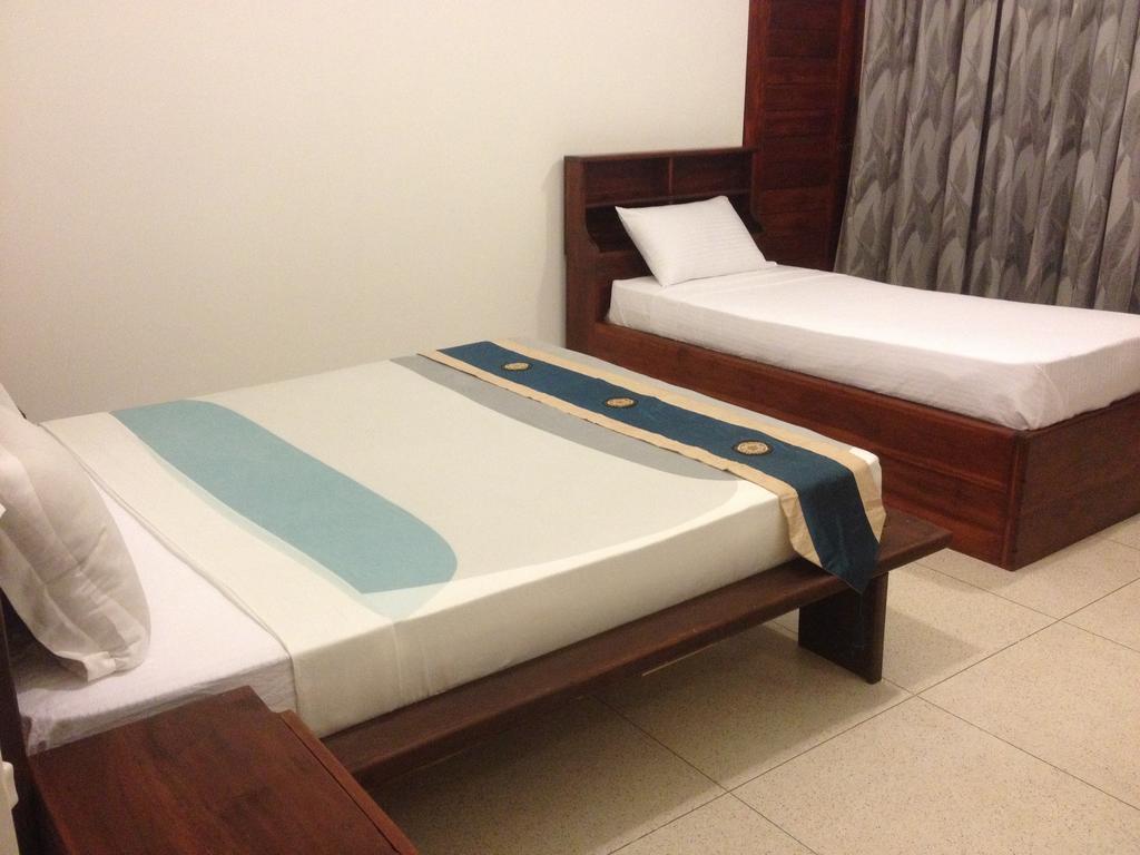 Aqua Marine Beach Resort Pasikuda Esterno foto