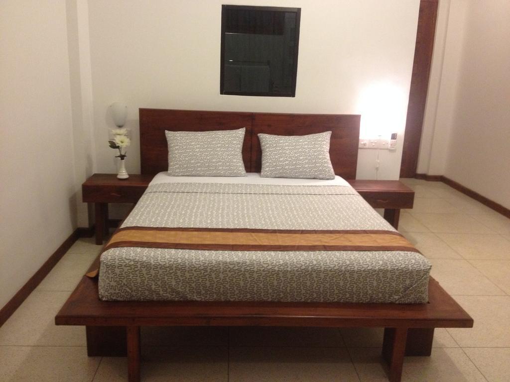 Aqua Marine Beach Resort Pasikuda Esterno foto