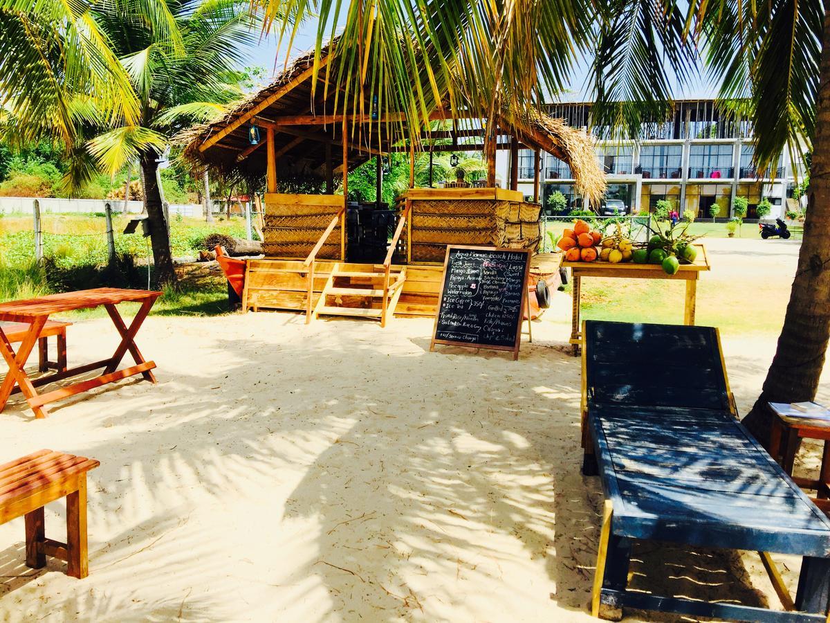 Aqua Marine Beach Resort Pasikuda Esterno foto